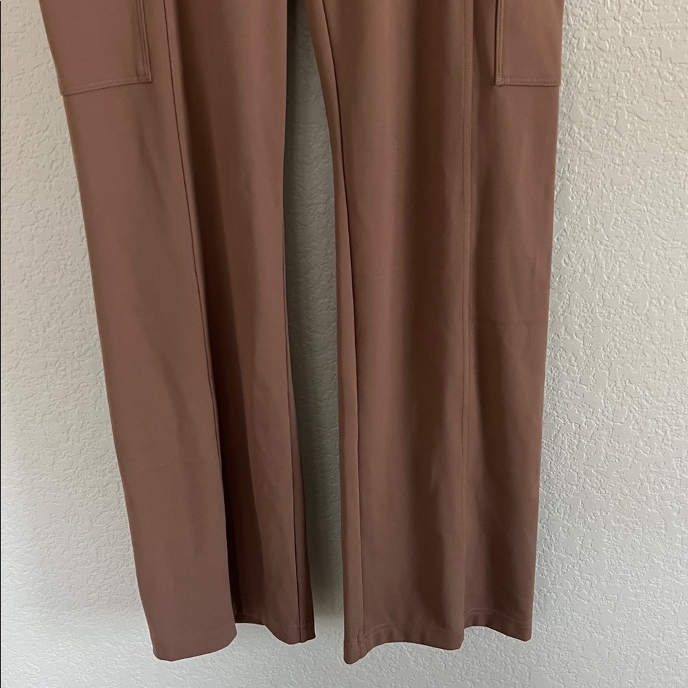 NWT Athleta Delancey Straight Cargo Pants . Size M - Picture 6 of 14